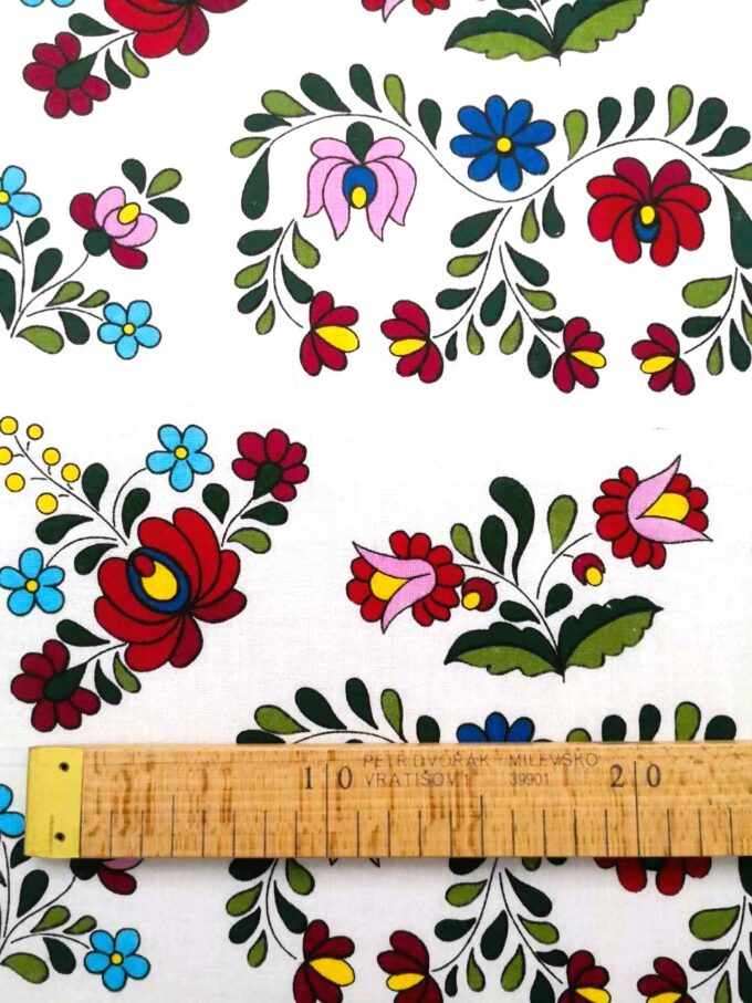 Látka biela folklórne kvety - Image 2